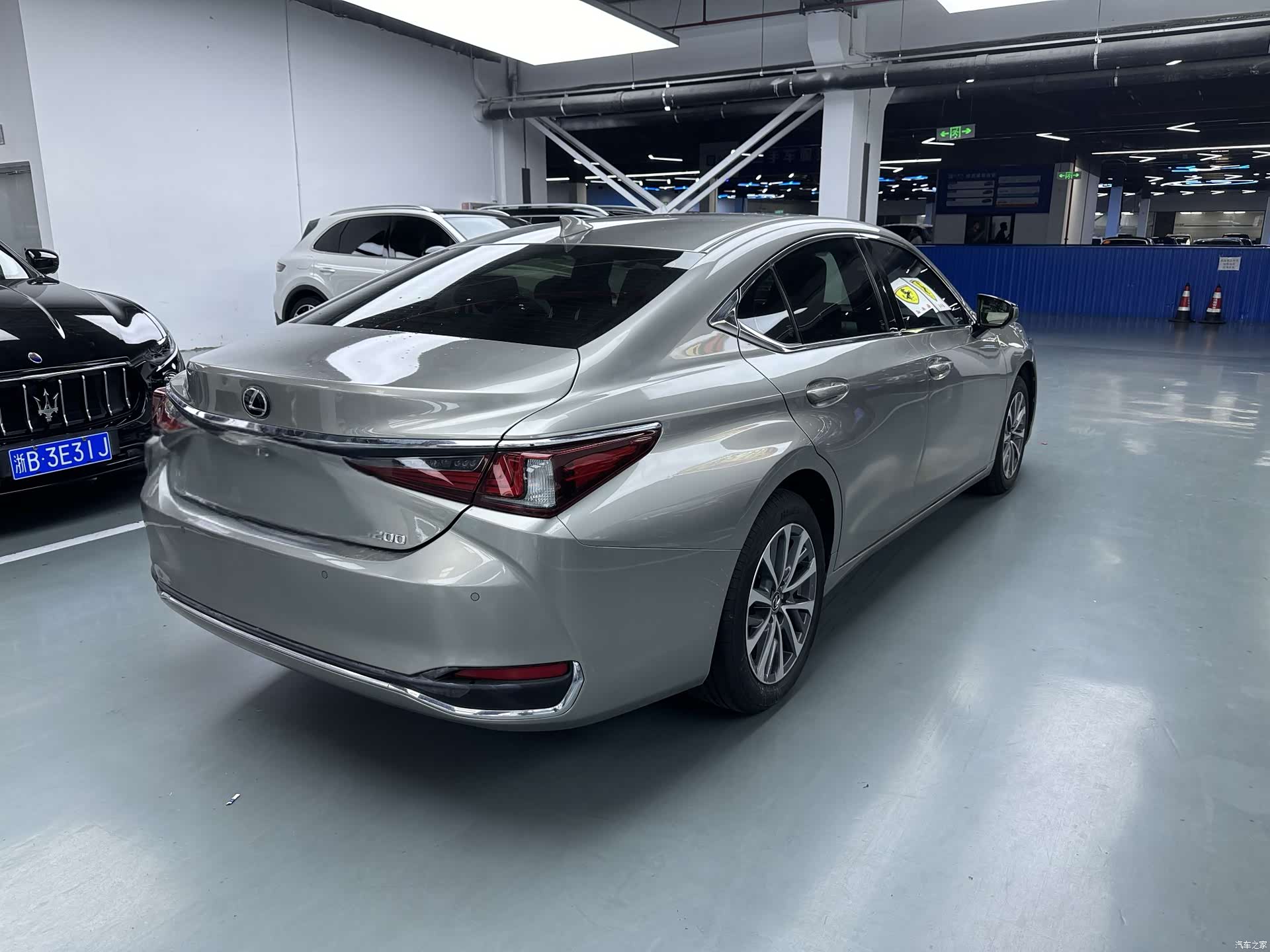 Lexus ES, 2024 9