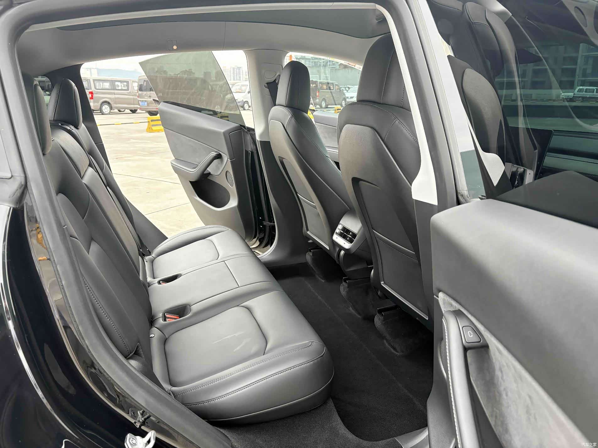 Tesla Model Y, 2022 14