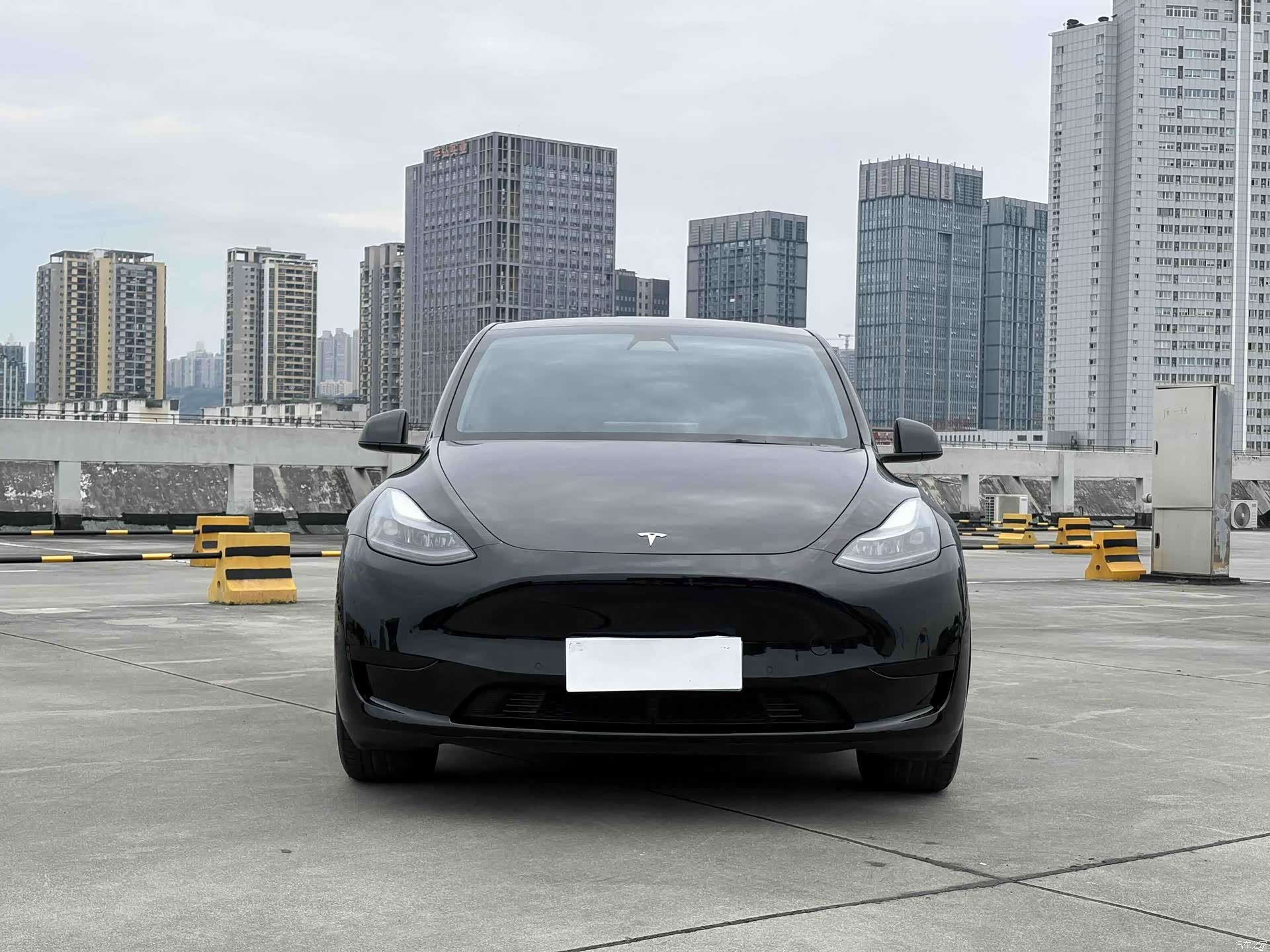 Tesla Model Y, 2022 2