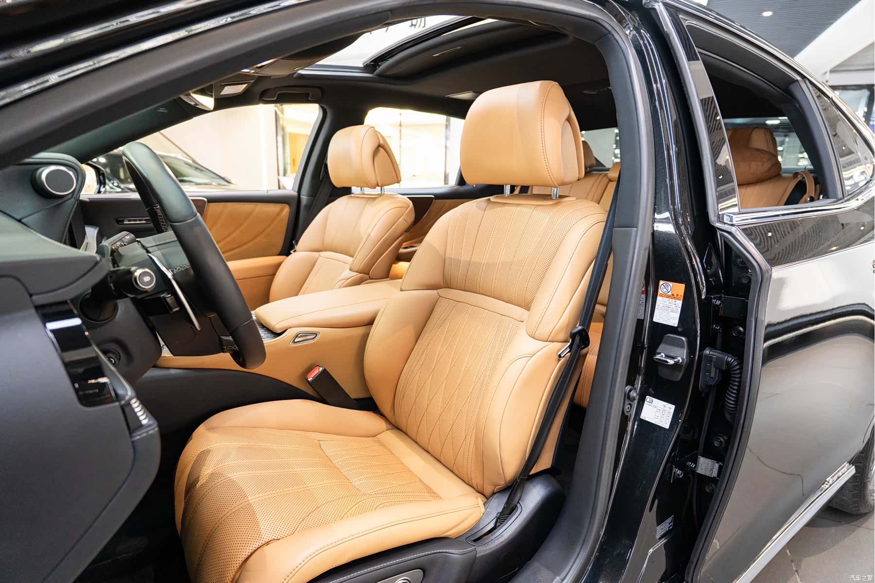 Lexus LS, 2022 11