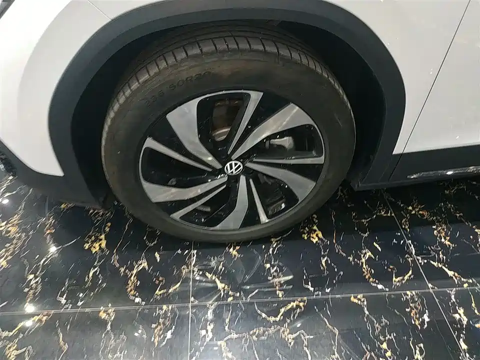 Volkswagen ID.6 CROZZ