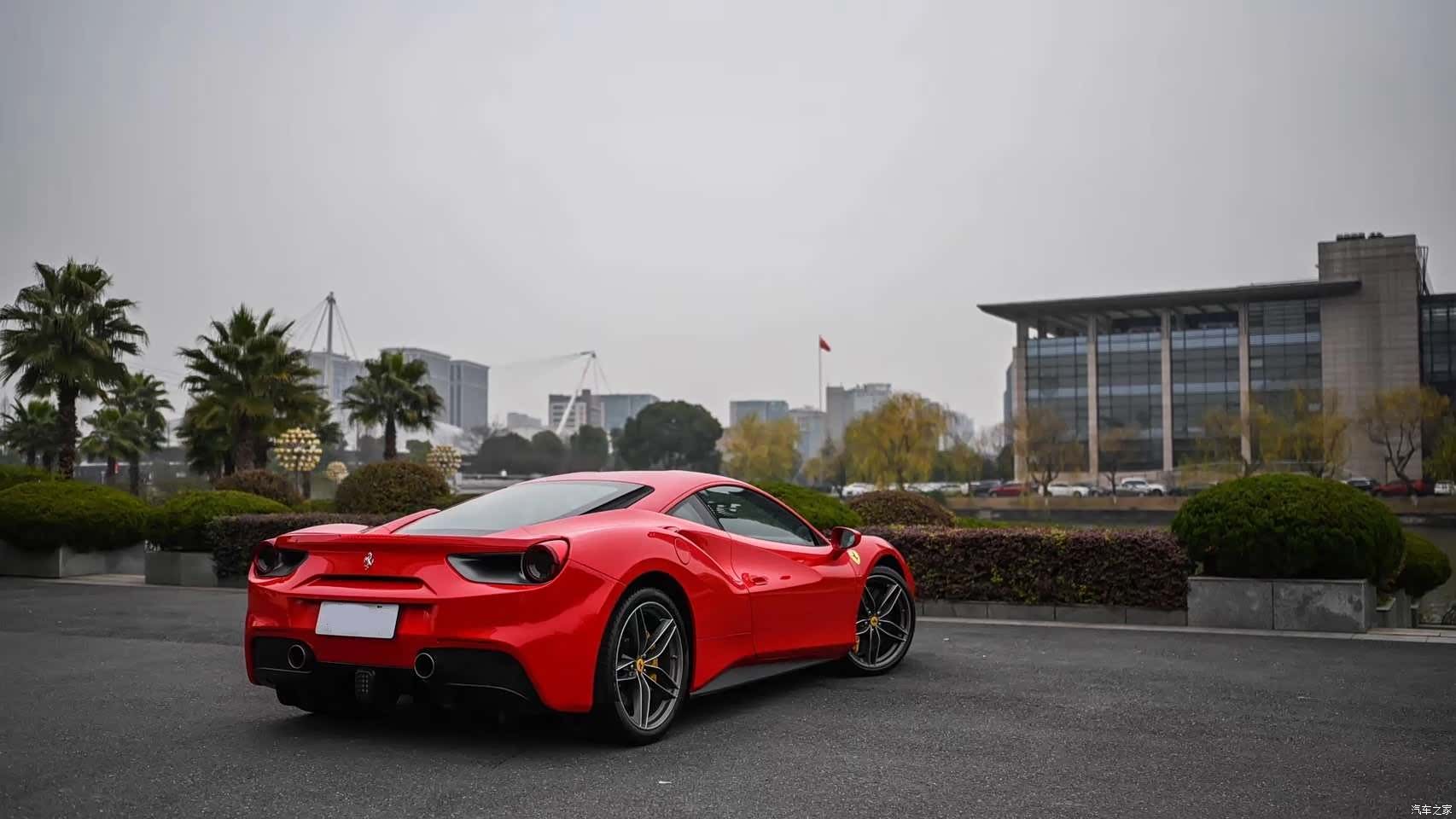 Ferrari 488, 2018 9