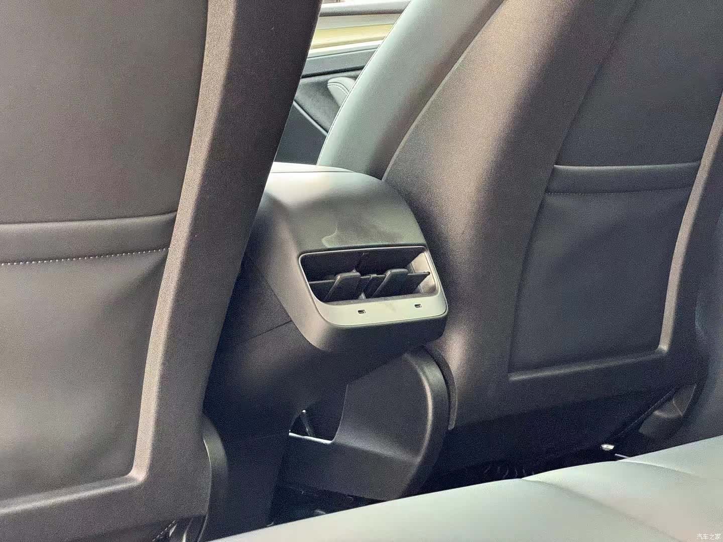Tesla Model Y, 2023 7