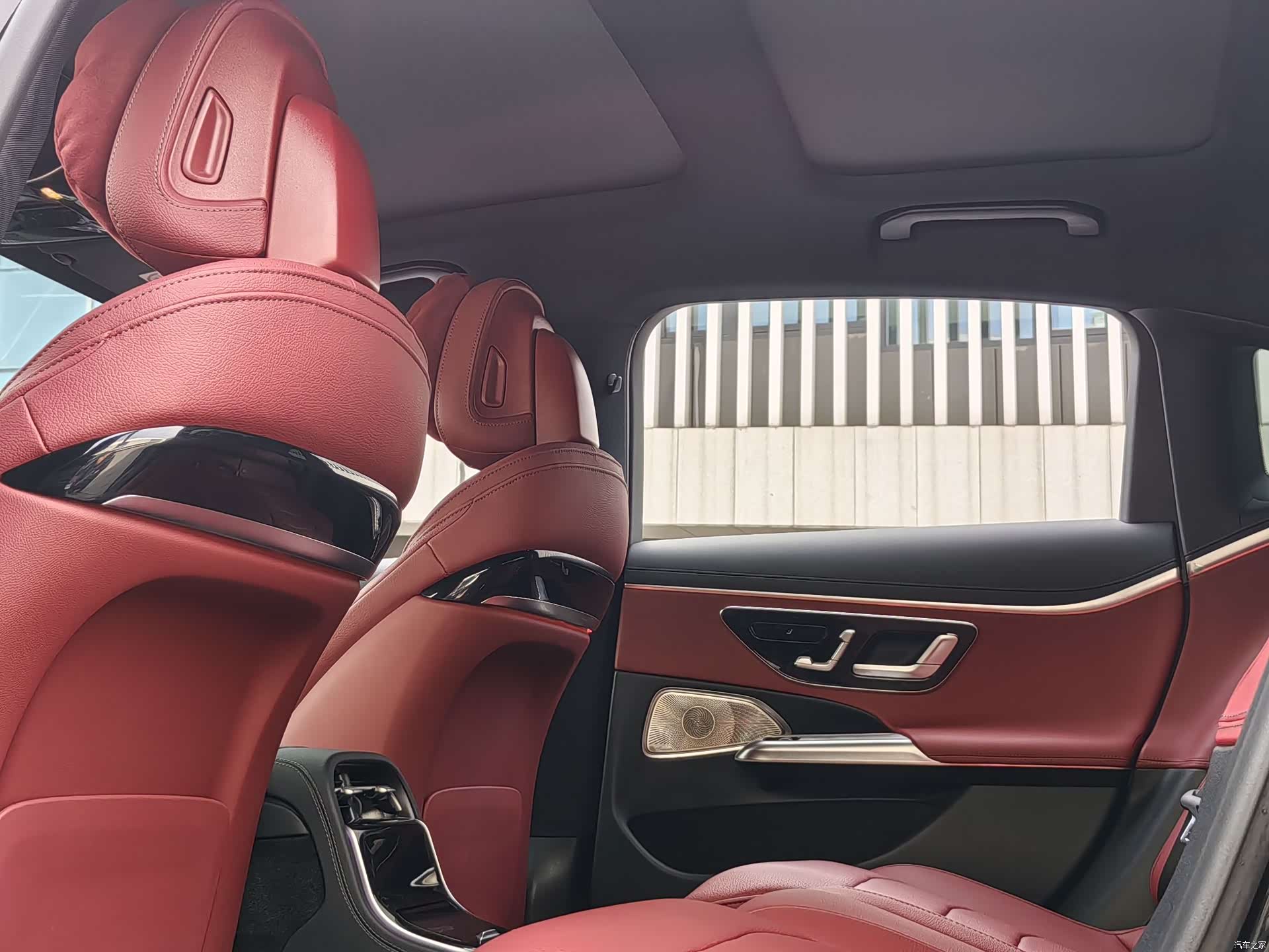 Mercedes-Benz E-Class, 2025 16
