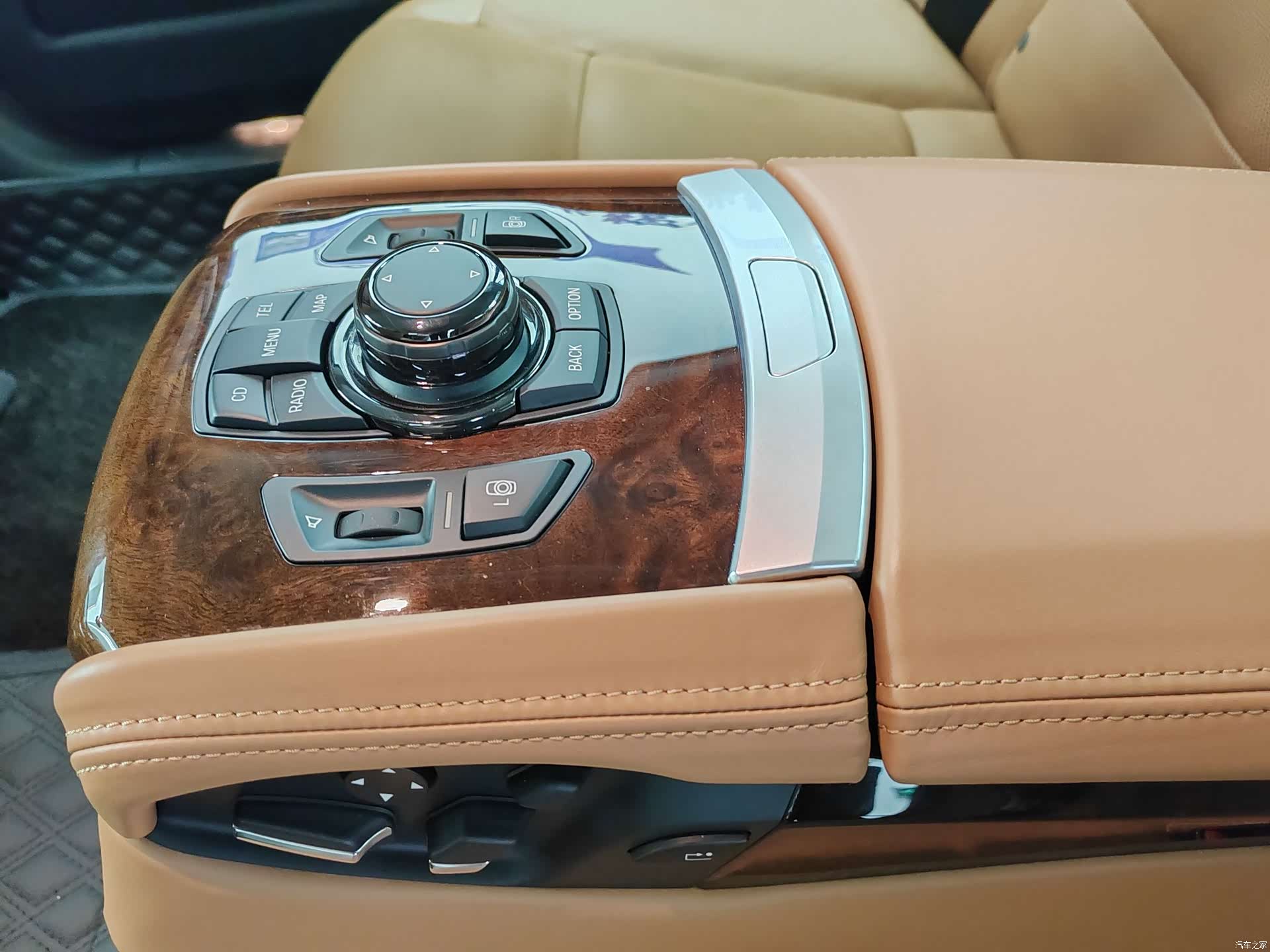 BMW 7 Series, 2012 23