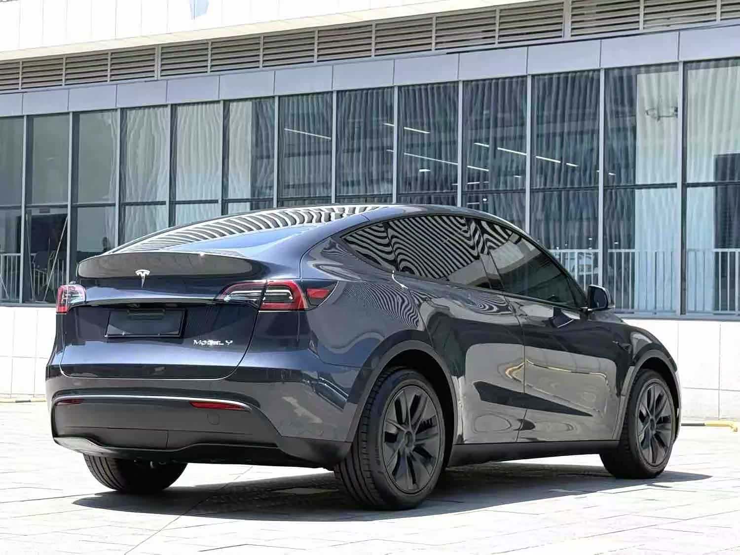 Tesla Model Y, 2024 7