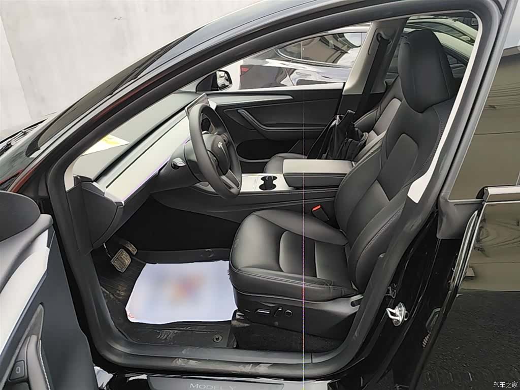 Tesla Model Y, 2024 16