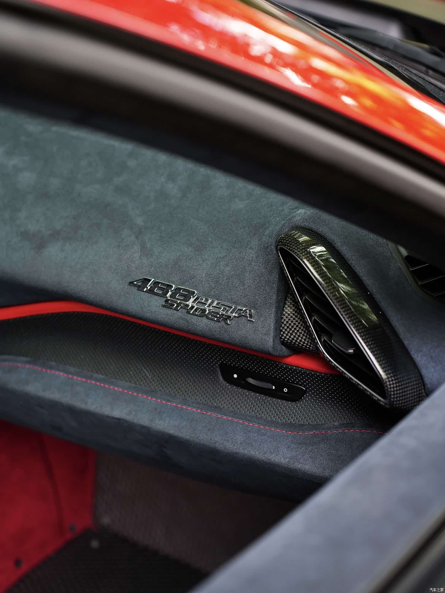 Ferrari 488, 2019 15