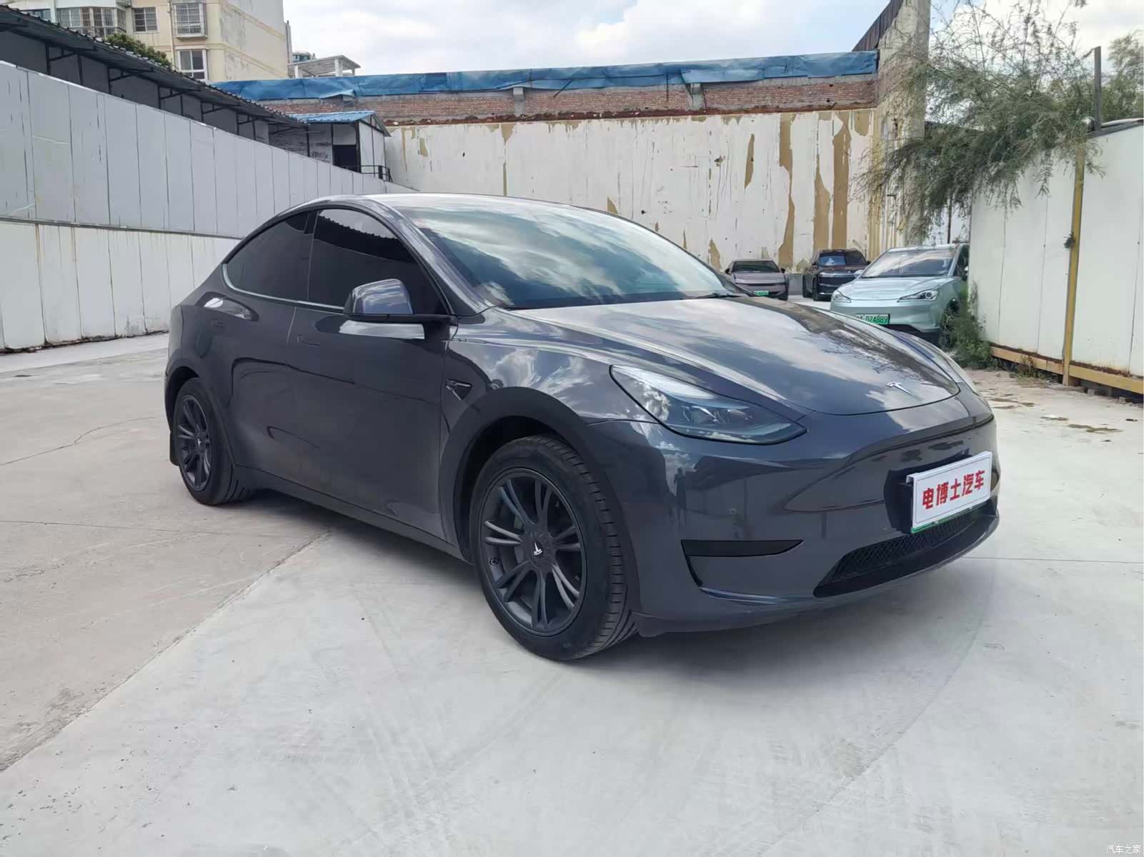 Tesla Model Y, 2023 3