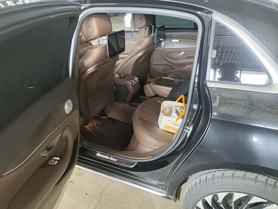 Mercedes-Benz E-Class, 2018 4