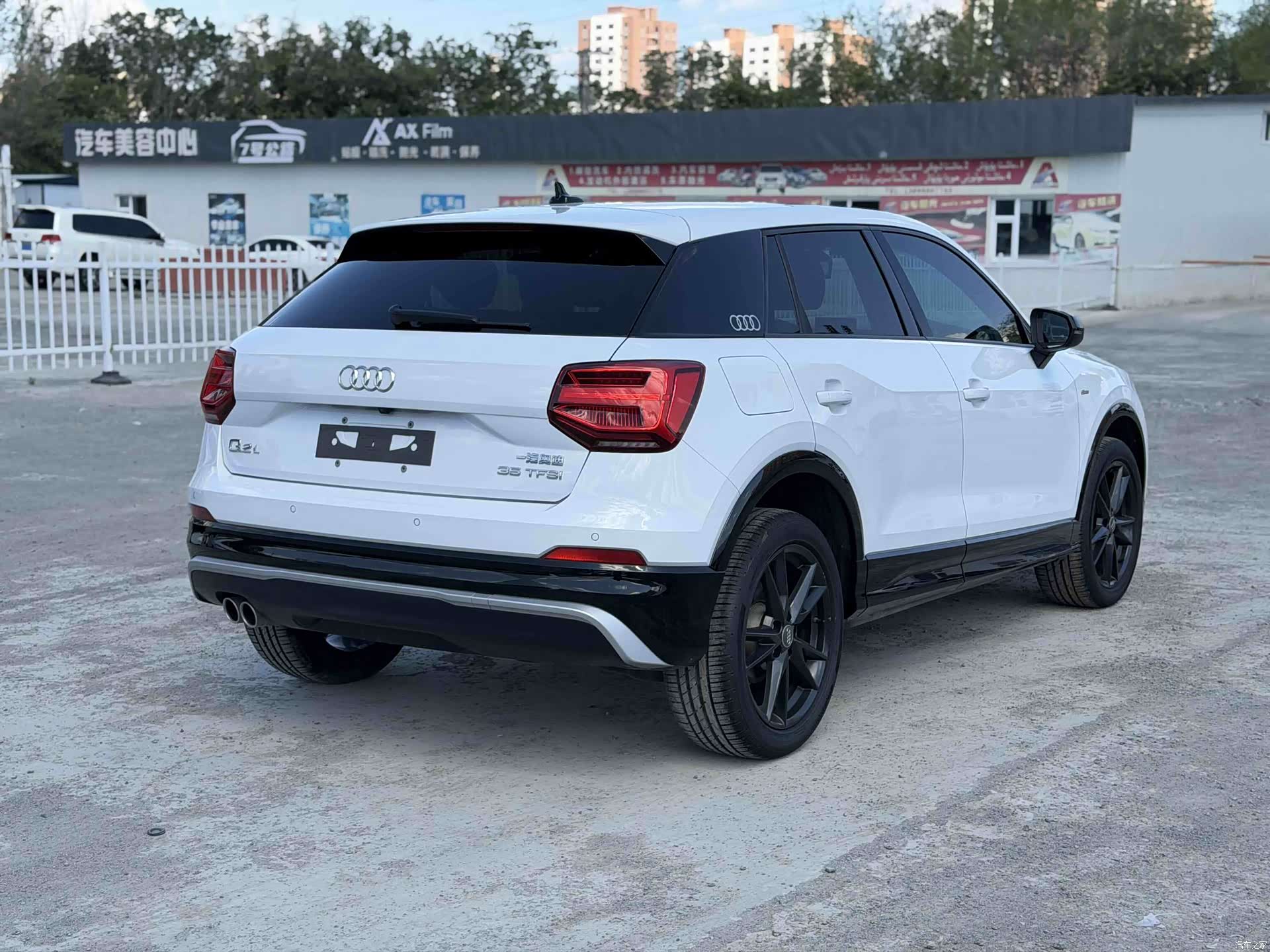 Audi Q2L, 2021 10