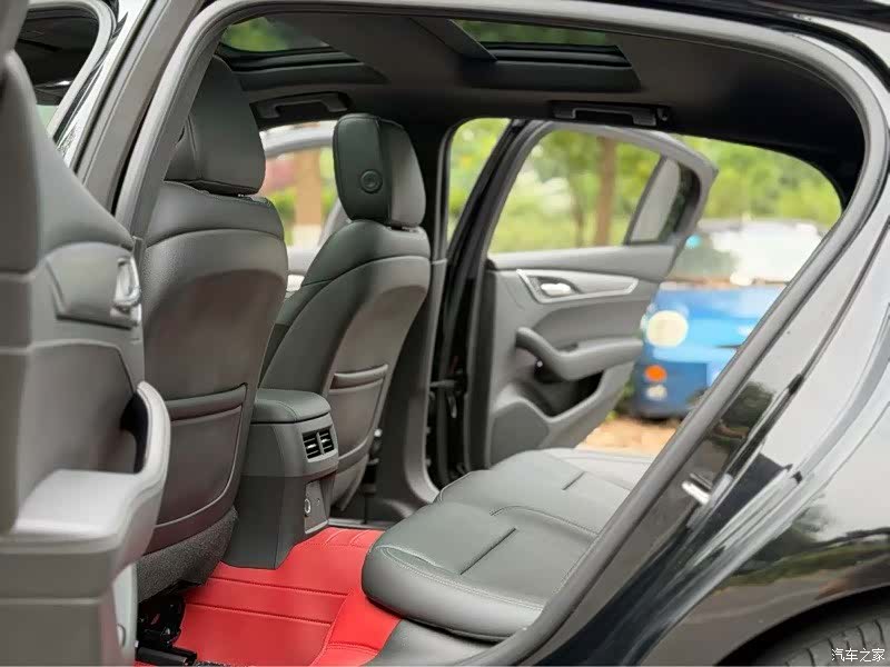 Cadillac CT5, 2024 все фото