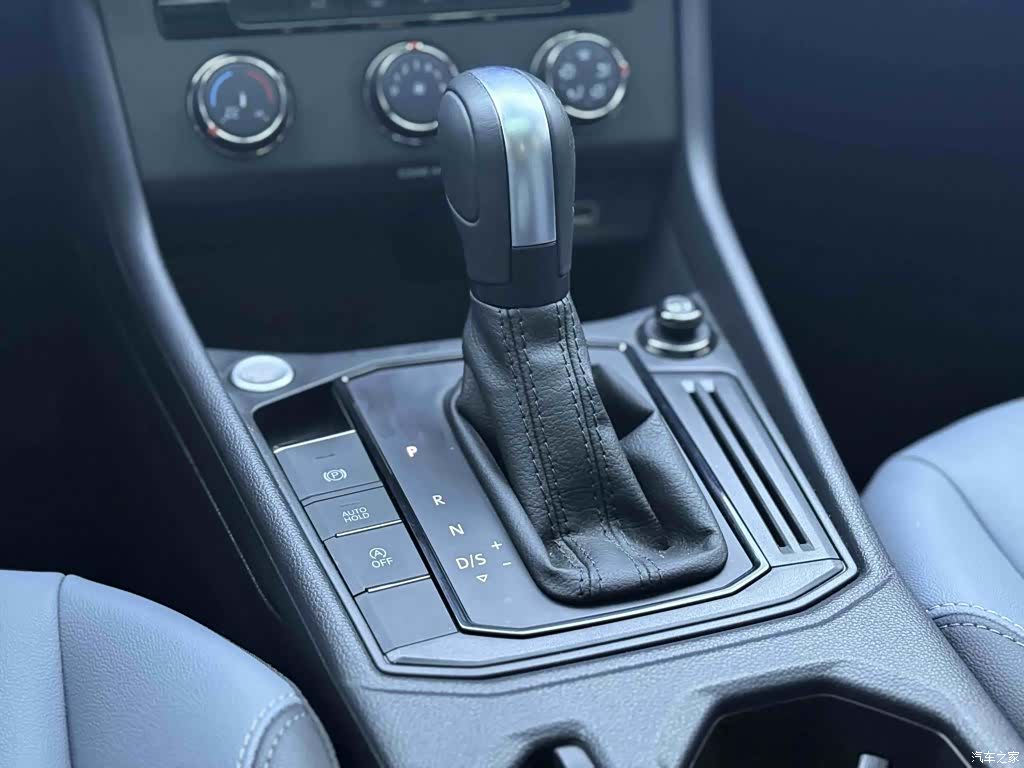 Volkswagen Lavida, 2025 21