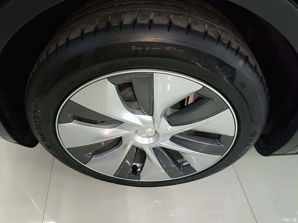 Tesla Model Y, 2021 23