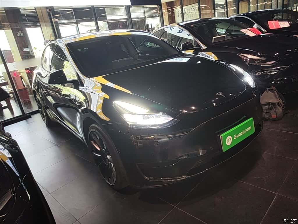 Tesla Model Y, 2022 4