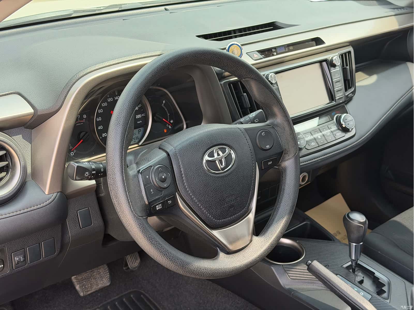 Toyota RAV4, 2016 8