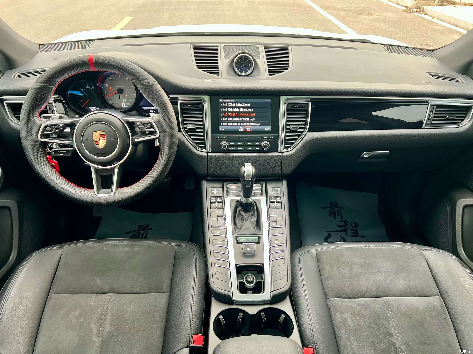 Porsche Macan, 2018 все фото