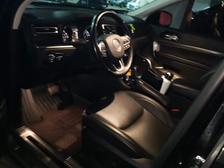 Jeep Grand Commander