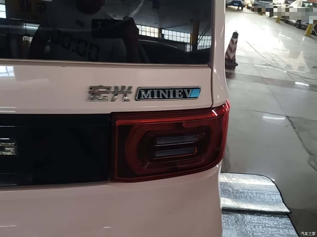 Wuling MINIEV, 2021 8