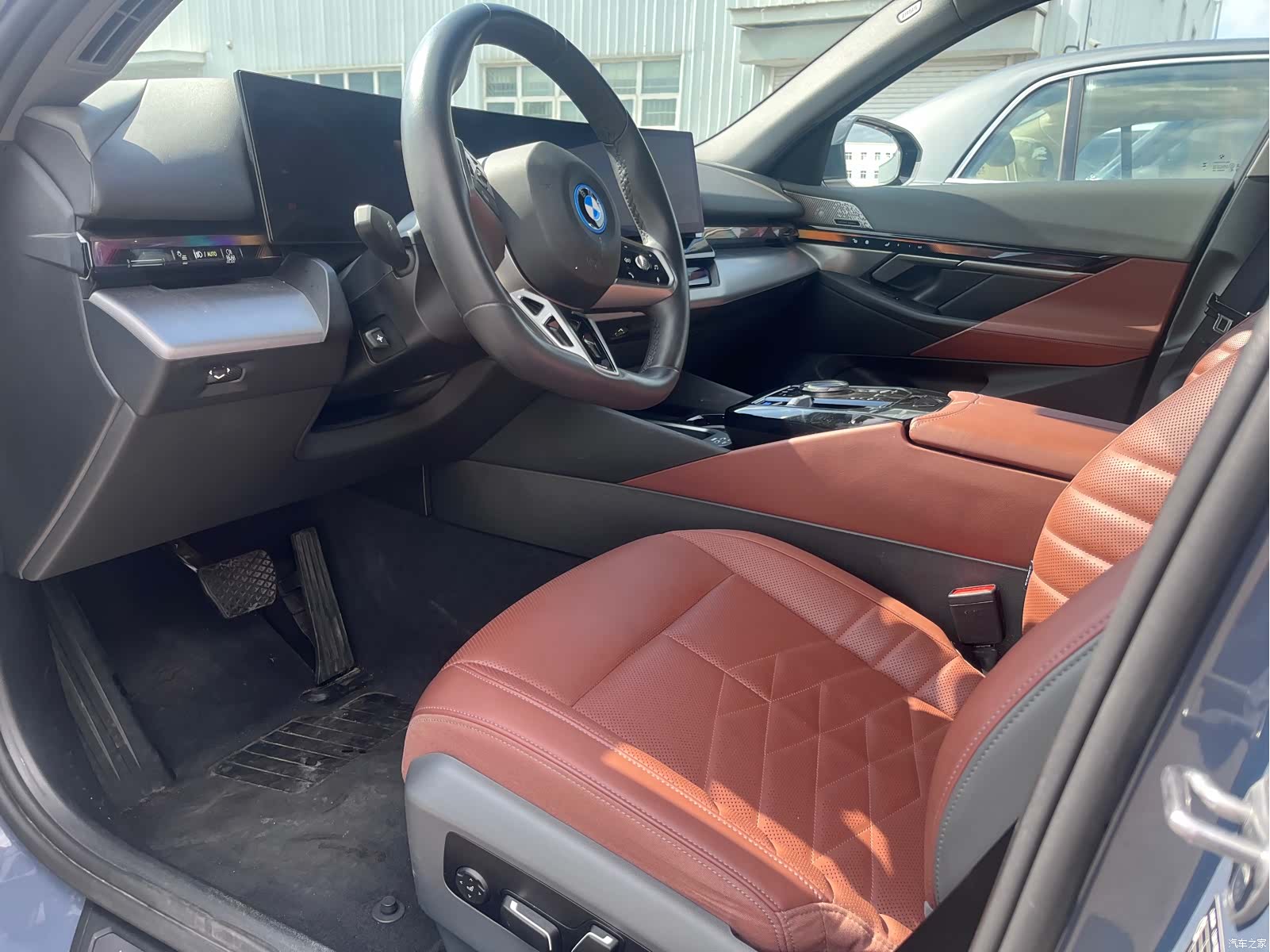BMW i5, 2024 14