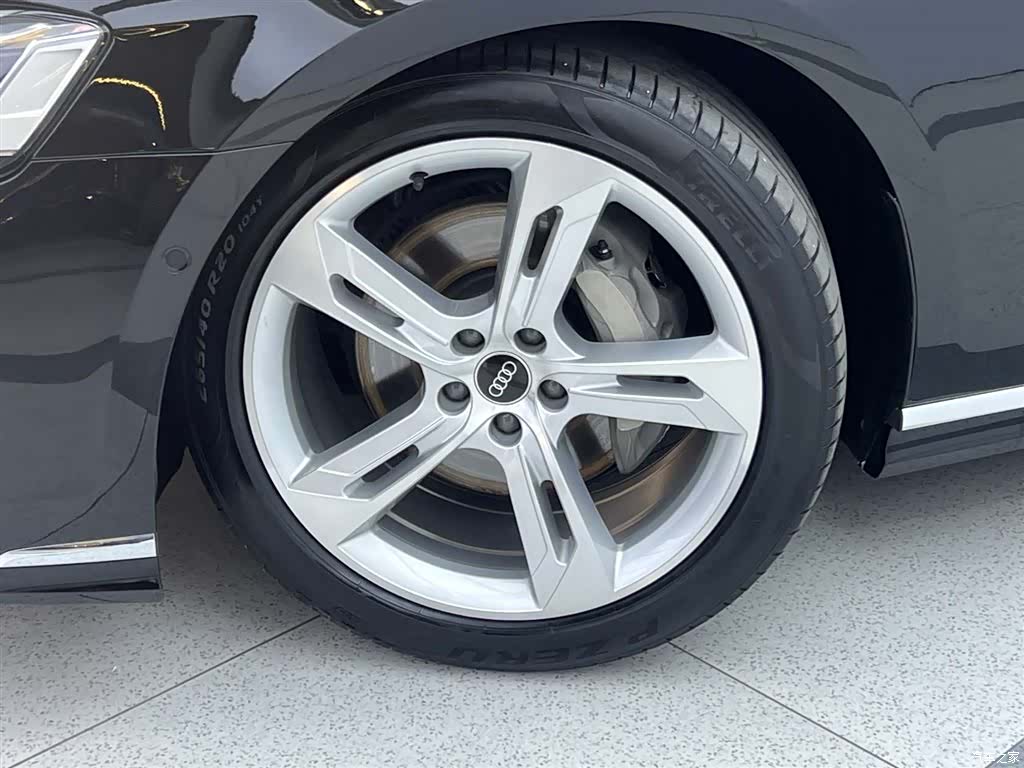 Audi A8L, 2022 11
