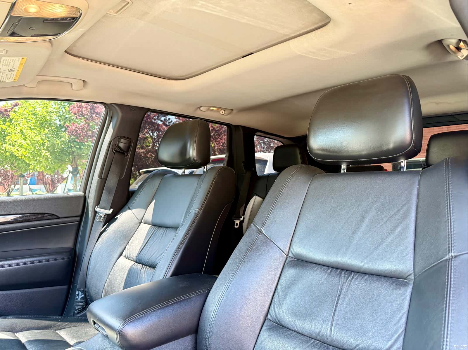 Jeep Grand Cherokee, 2012 10