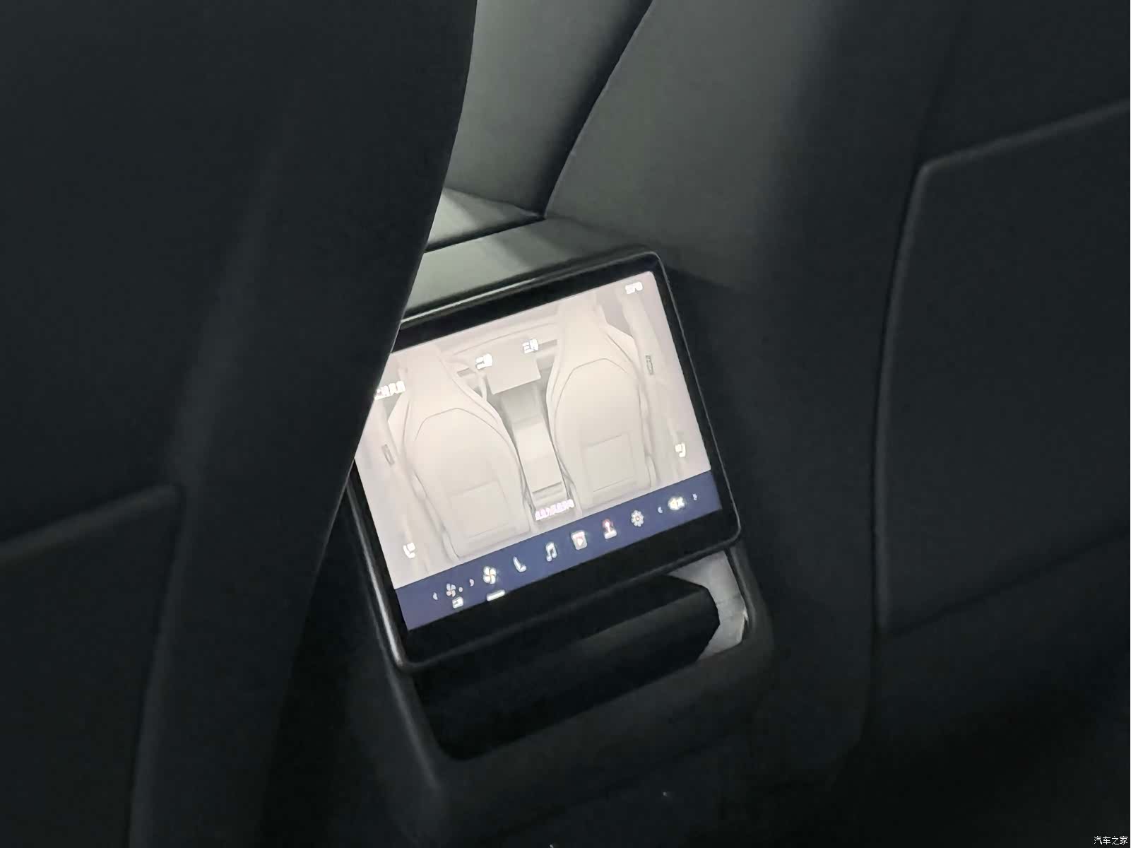 Tesla Model Y, 2025 13