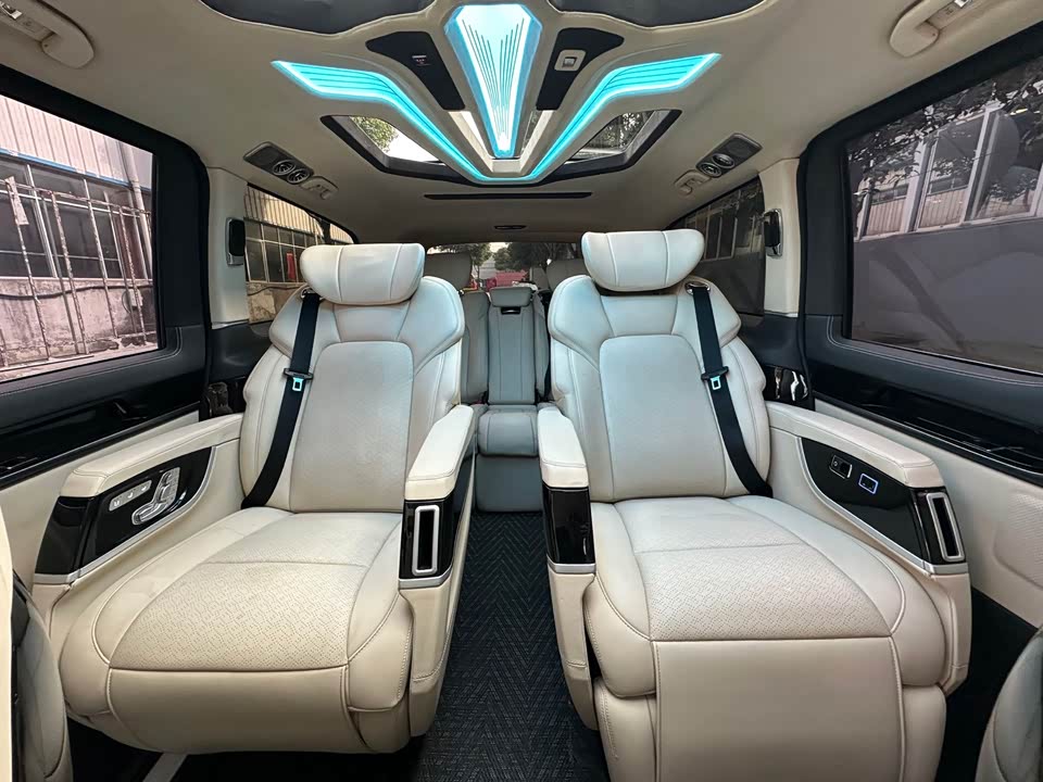 Mercedes-Benz V-class