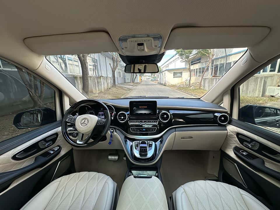 Mercedes-Benz V-class