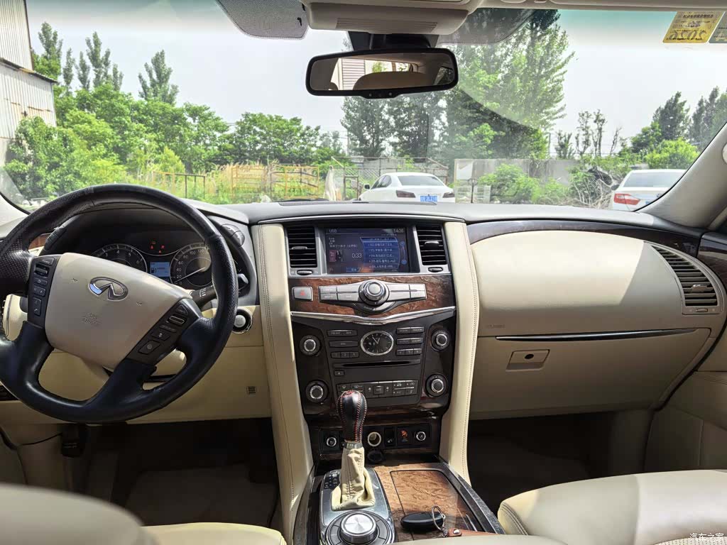 Infiniti QX56, 2012 7