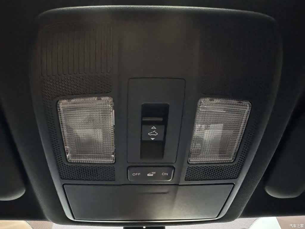 Mazda CX-4, 2023 14