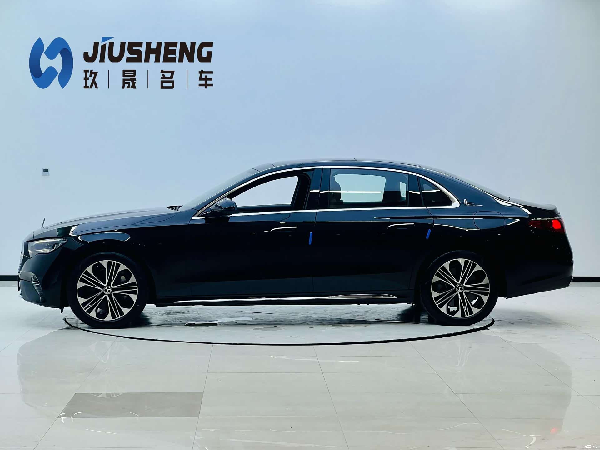 Mercedes-Benz E-Class, 2025 3