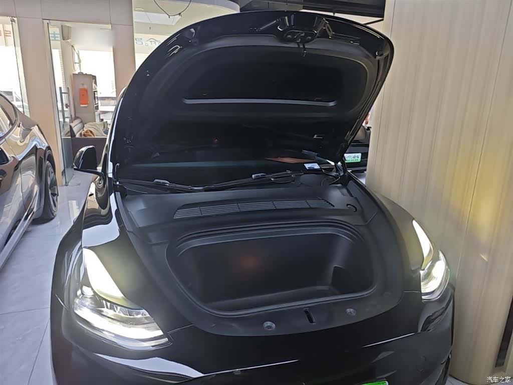 Tesla Model Y, 2023 20