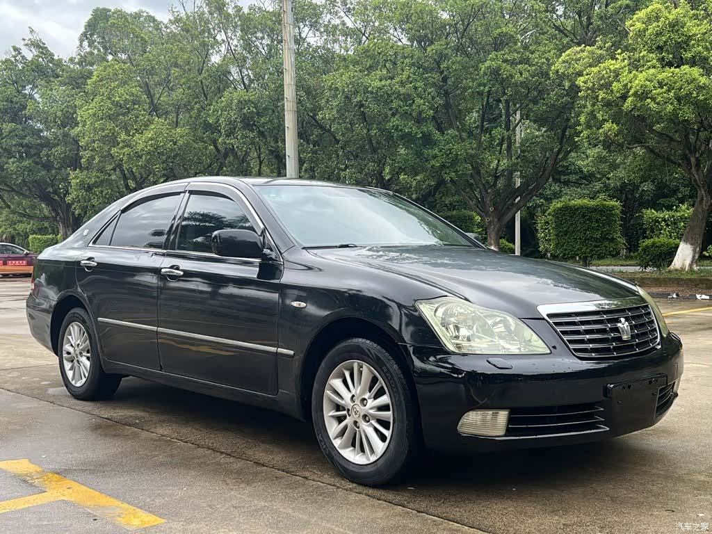 Toyota Crown, 2008 3