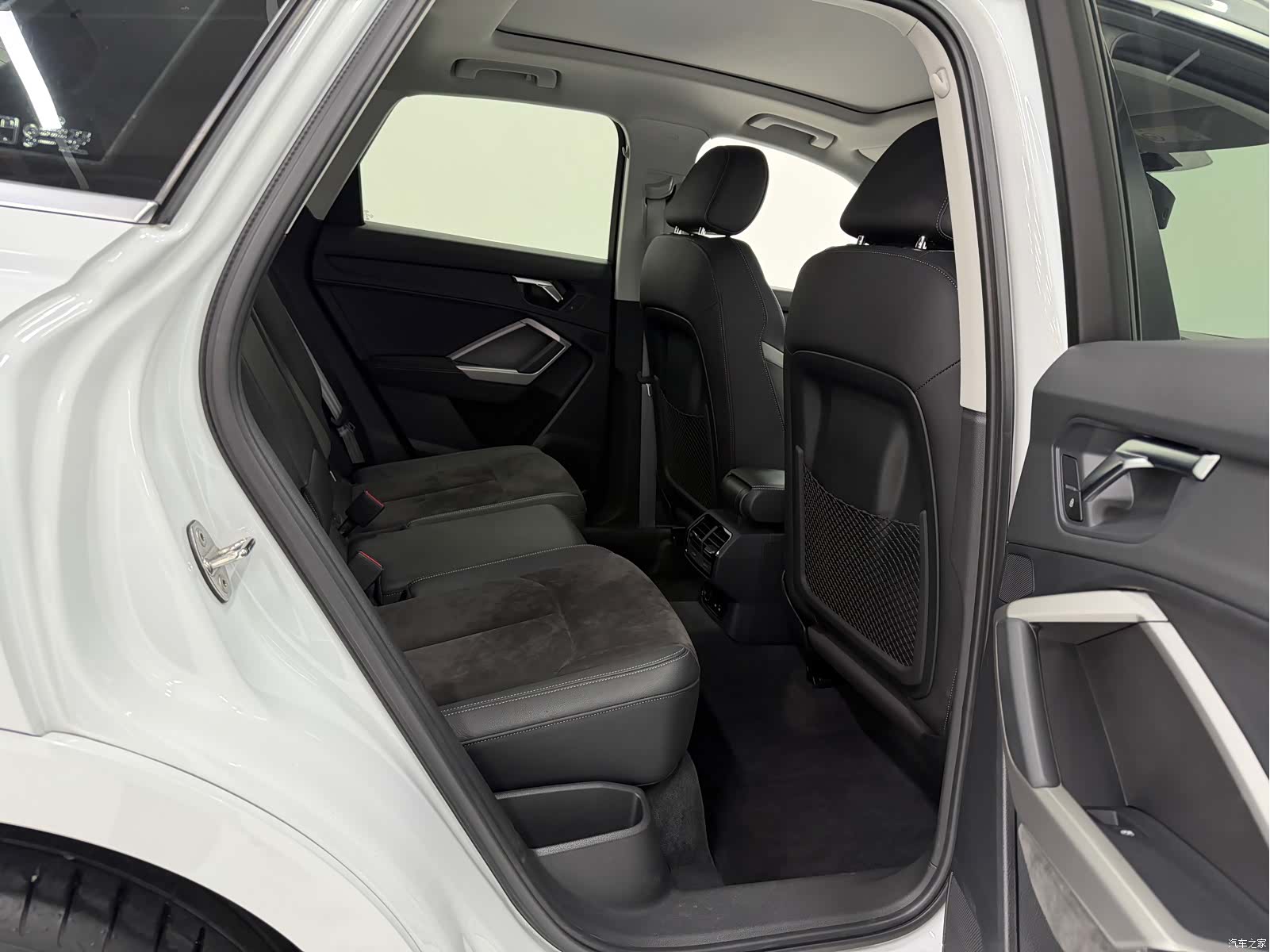 Audi Q3, 2022 13