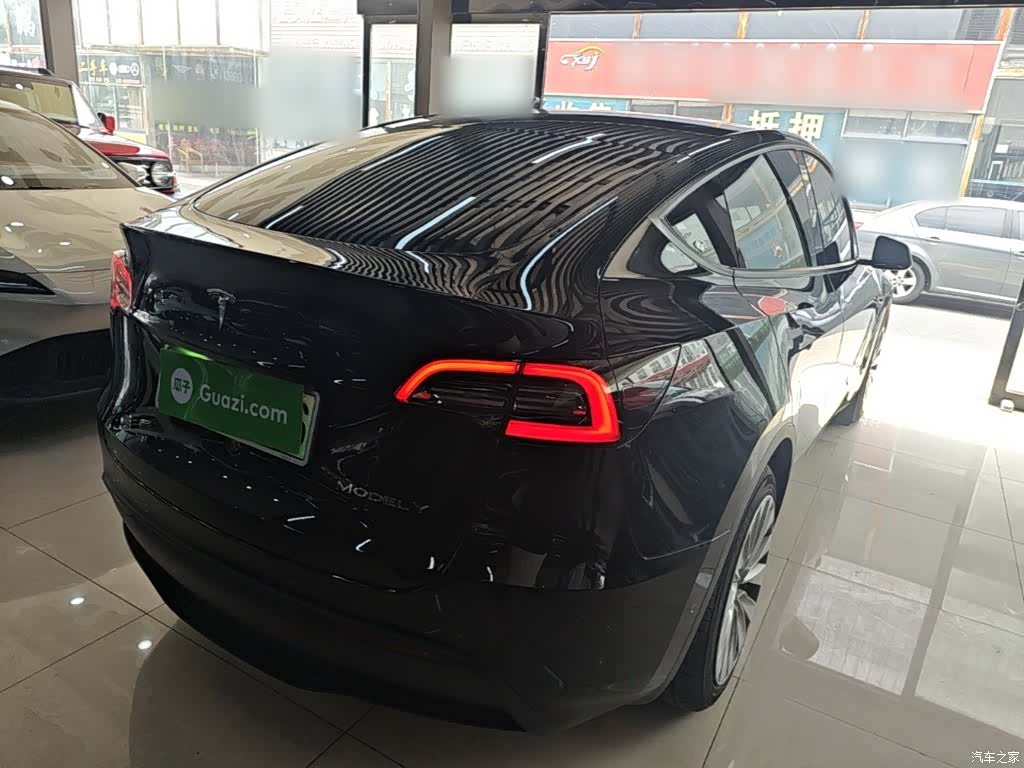 Tesla Model Y, 2021 все фото