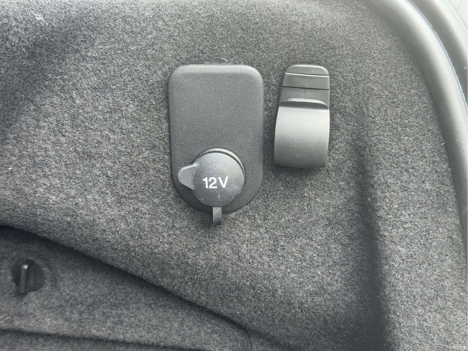 Land Rover P250, 2025 10