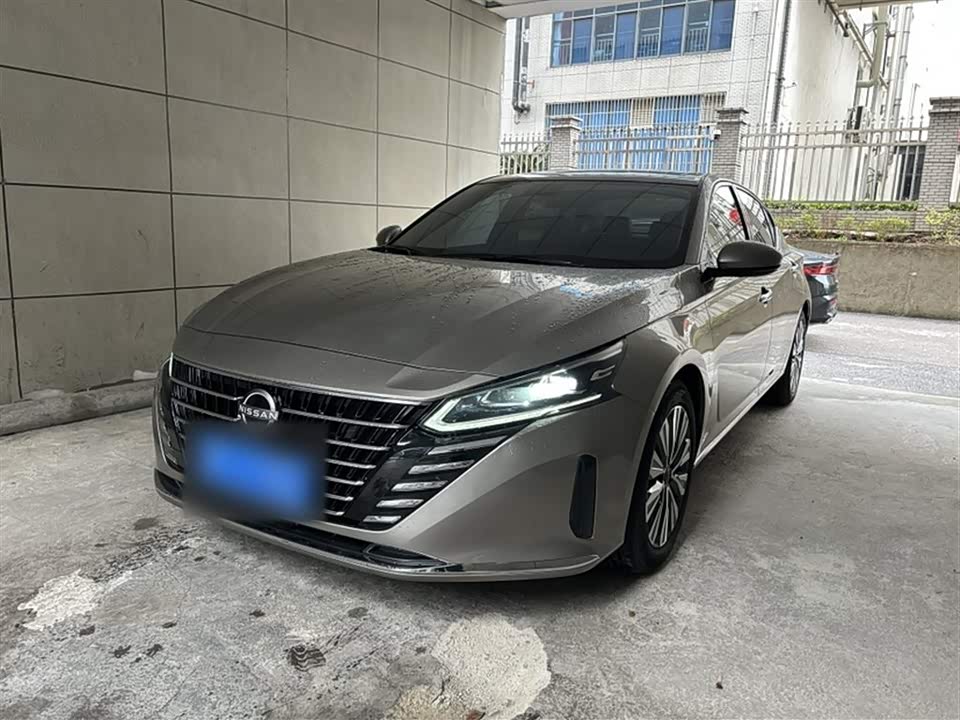 Nissan Teana
