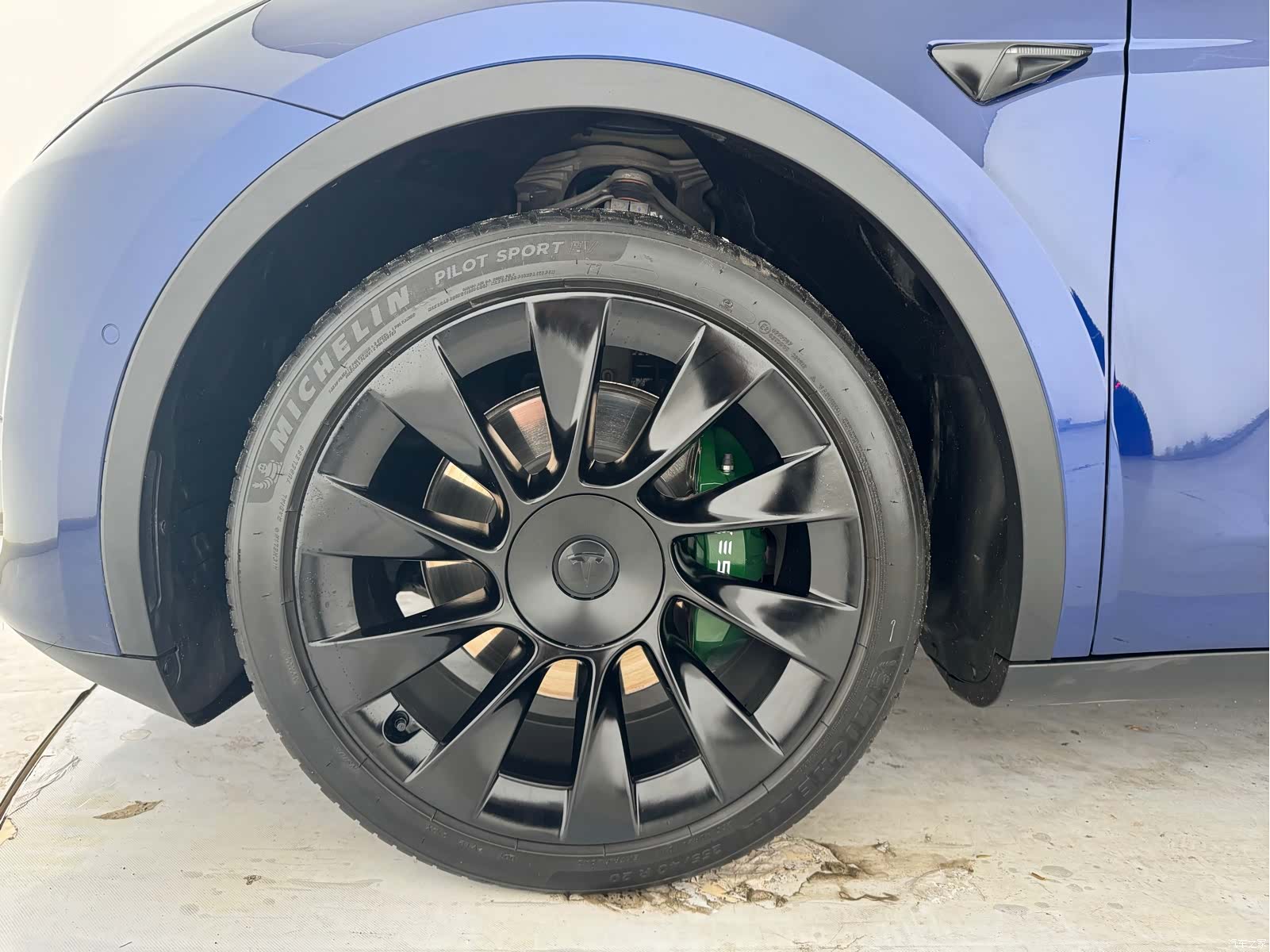 Tesla Model Y, 2023 15