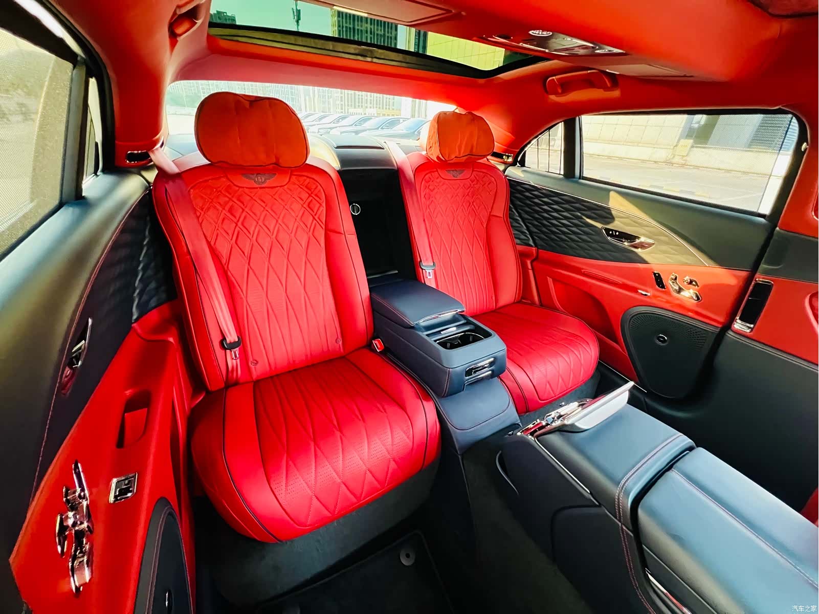 Bentley Flying Spur, 2022 11