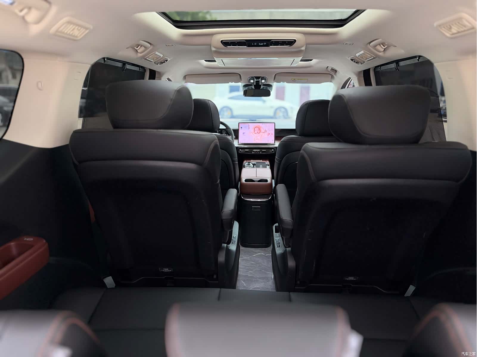 Trumpchi E8, 2024 11