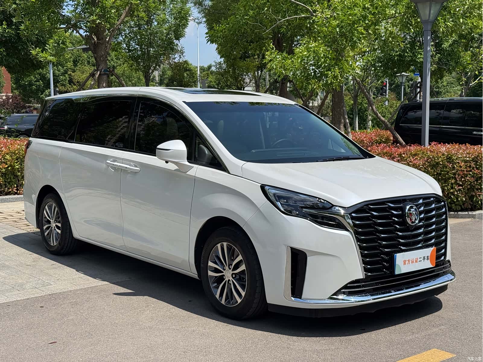 Buick GL8, 2022 3
