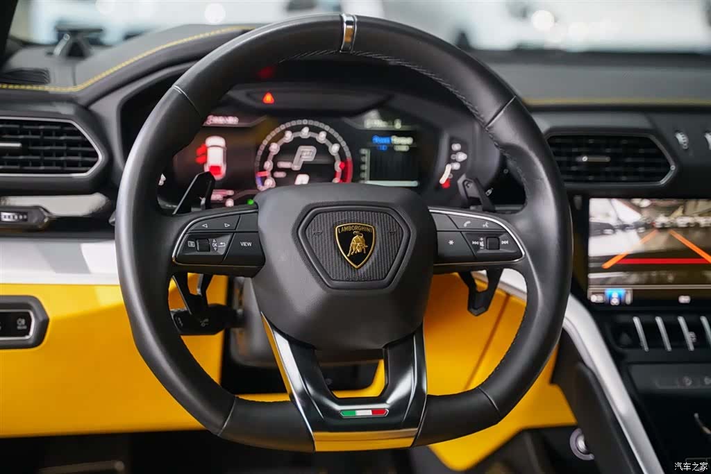 Lamborghini Urus, 2023 15