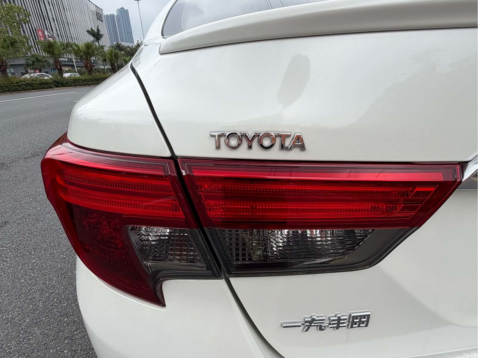 Toyota 2.5V, 2016 20