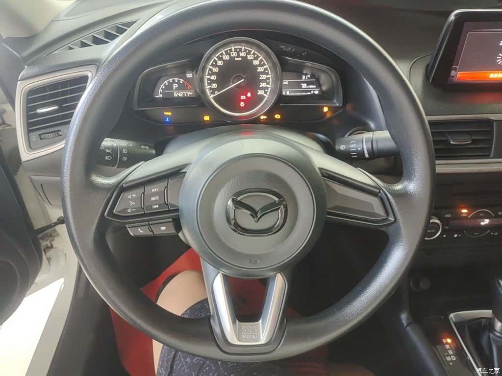 Mazda Mazda3, 2018 11