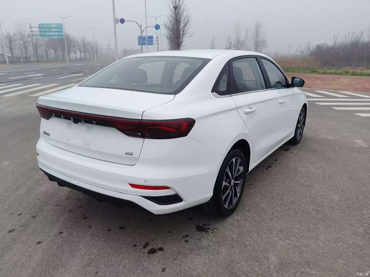 Geely Emgrand, 2026 9