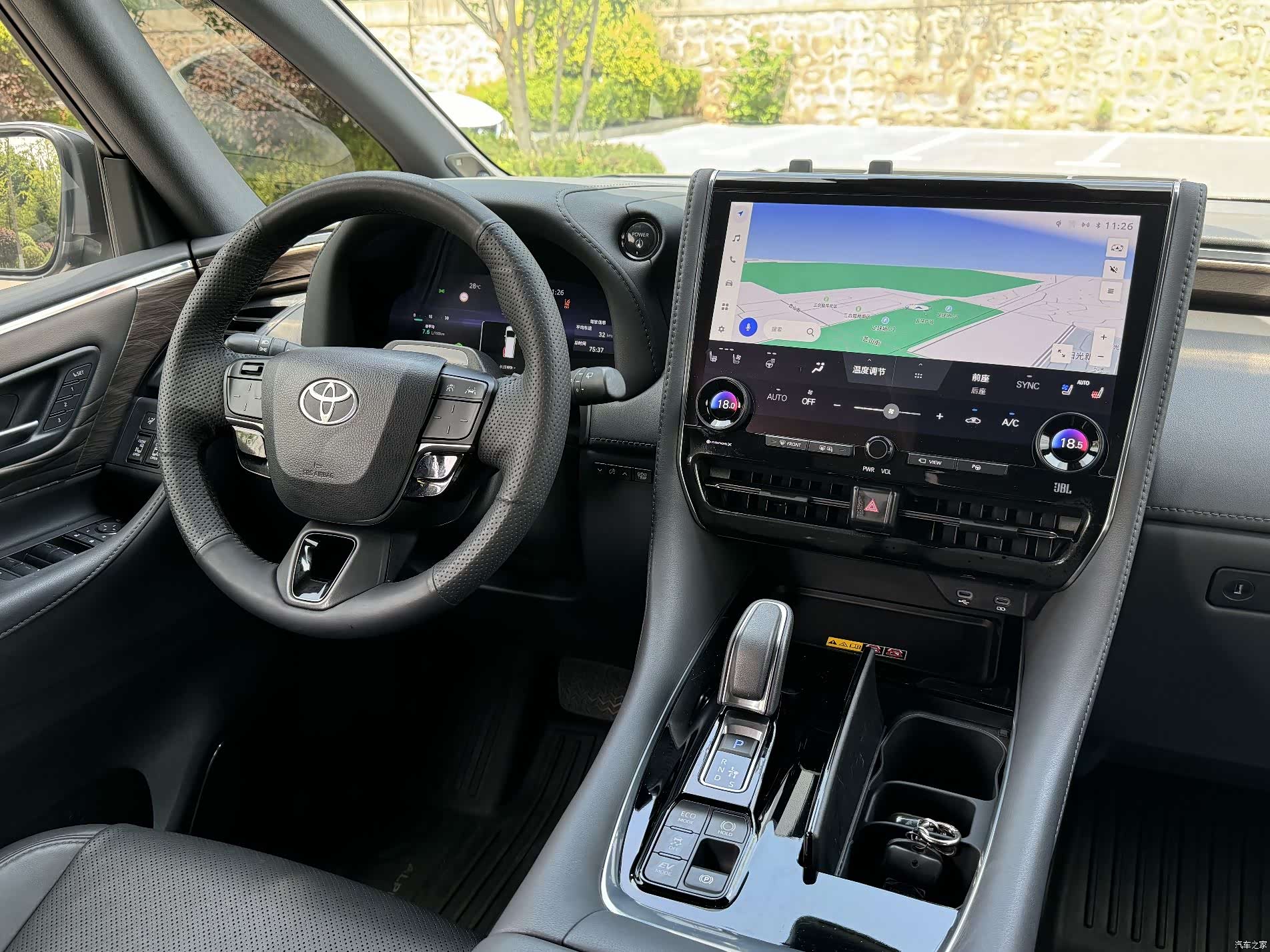 Toyota Alphard, 2024 10