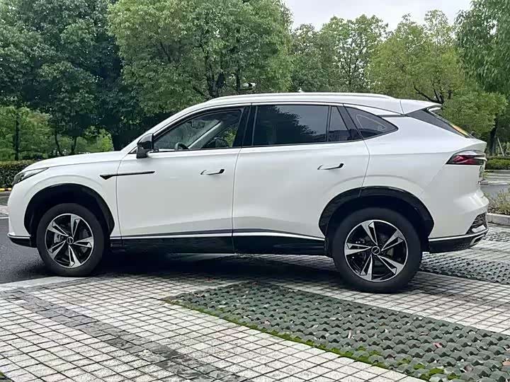Roewe RX5
