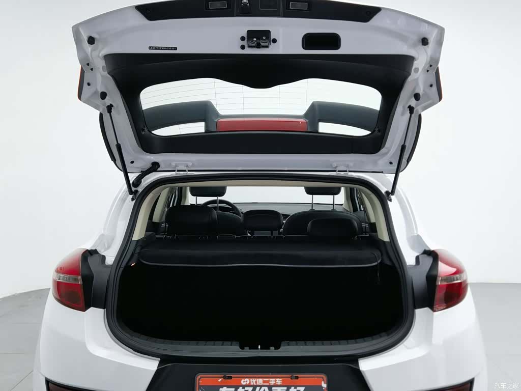 Geely Emgrand, 2017 16