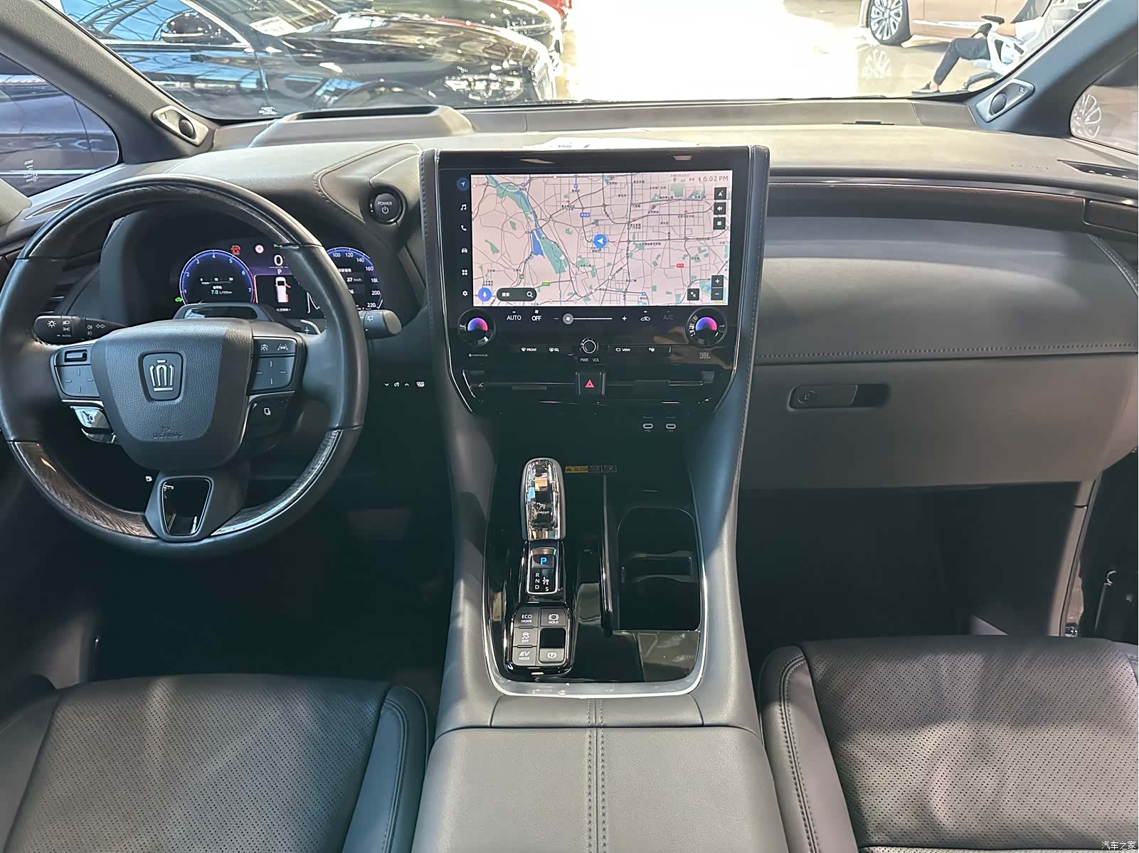 Toyota Vellfire, 2024 18